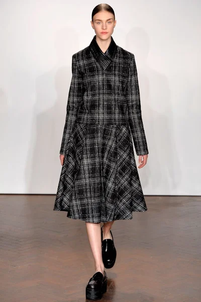 Look 11